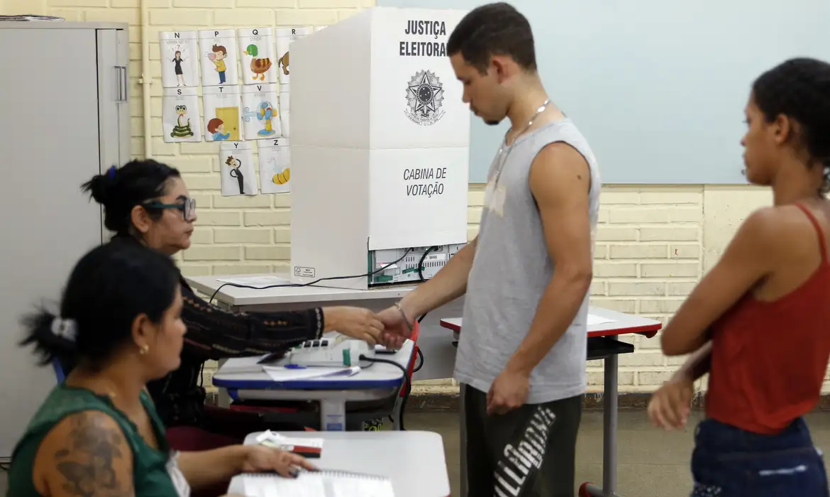 Eleitorado Jovem Recua 22% em 16 Anos, Aponta Estudo 2 Eleitorado Jovem Recua 22% em 16 Anos, Aponta Estudo - Imagem do artigo original