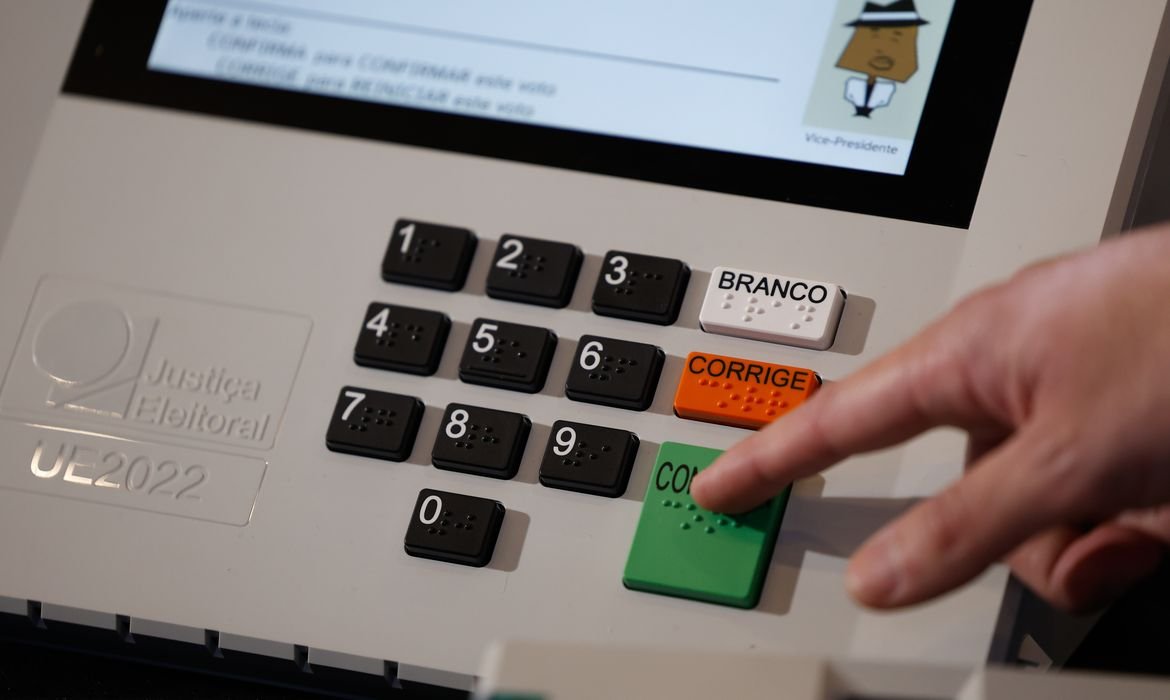 TRE-RJ Alerta Eleitores para Conferir Locais de Votação - Imagem do artigo original