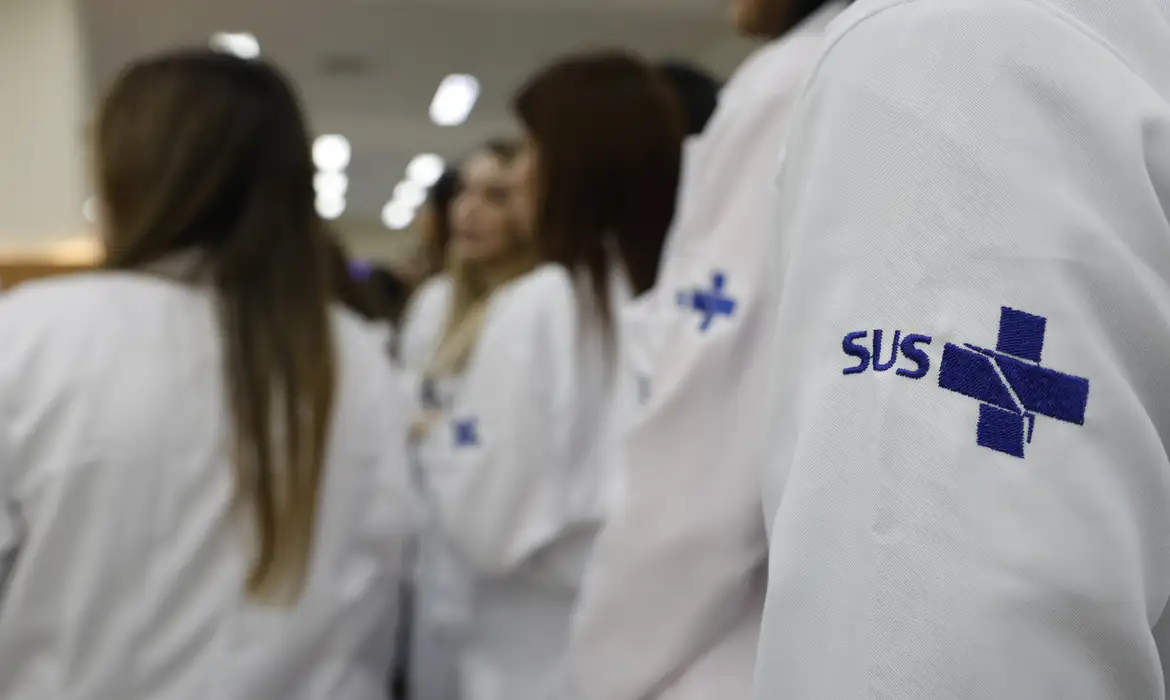 Saúde prorroga atuação de 676 médicos especialistas no SUS - Imagem do artigo original