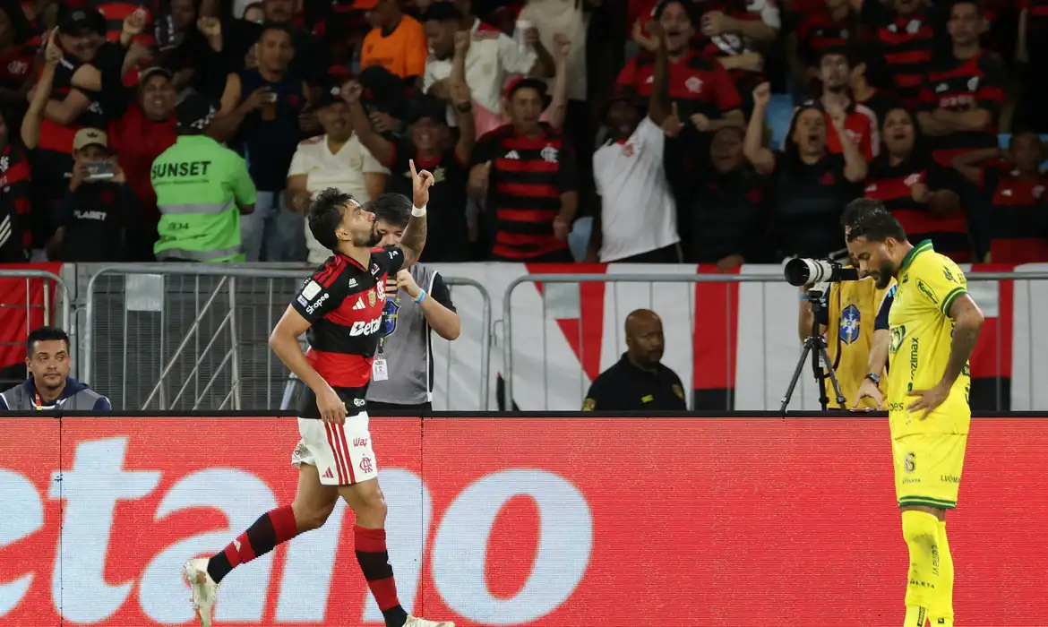 Flamengo Vence Mirassol e Fica Perto da Liderança do Brasileirão - Imagem do artigo original
