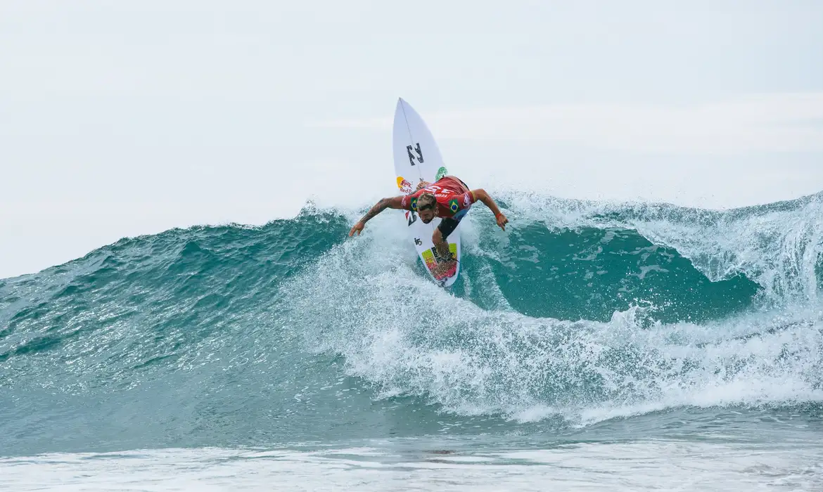 WSL Exclui Etapa de Abu Dhabi do Circuito Mundial de Surfe - Imagem do artigo original