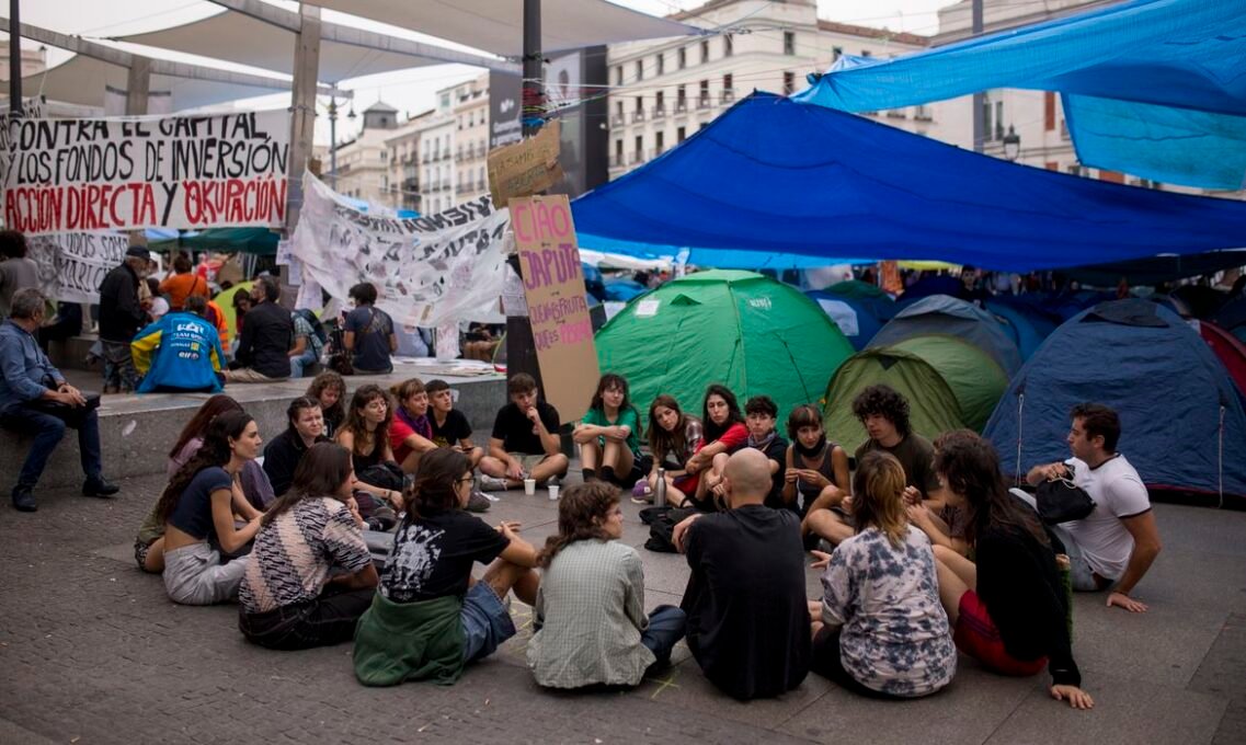 Protestos em Madri Entram no 3º Dia Após Despejo - Imagem do artigo original