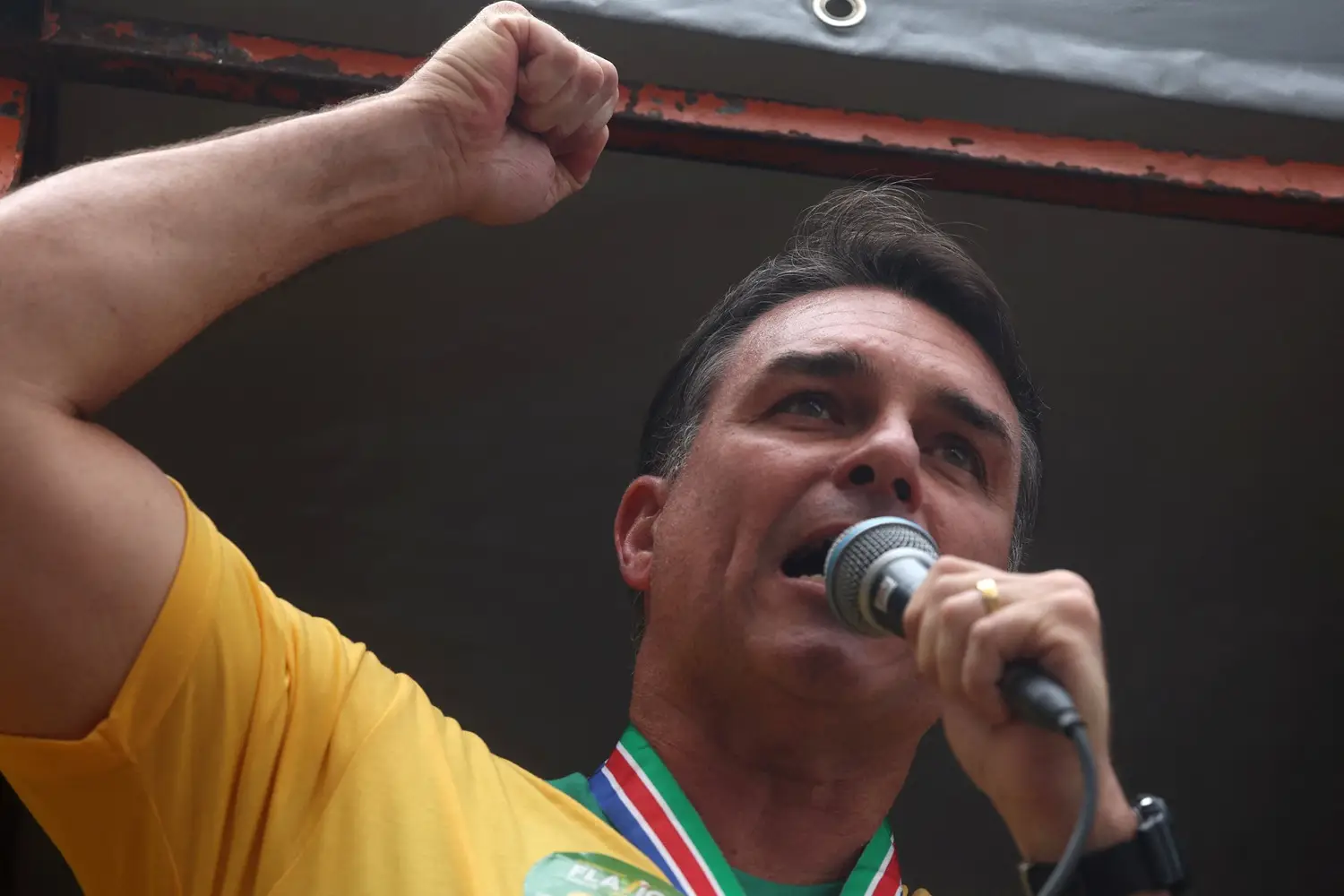 Voto Útil: Flávio Bolsonaro Intensifica Estratégia Final 1 rss featured 27493 1790497314