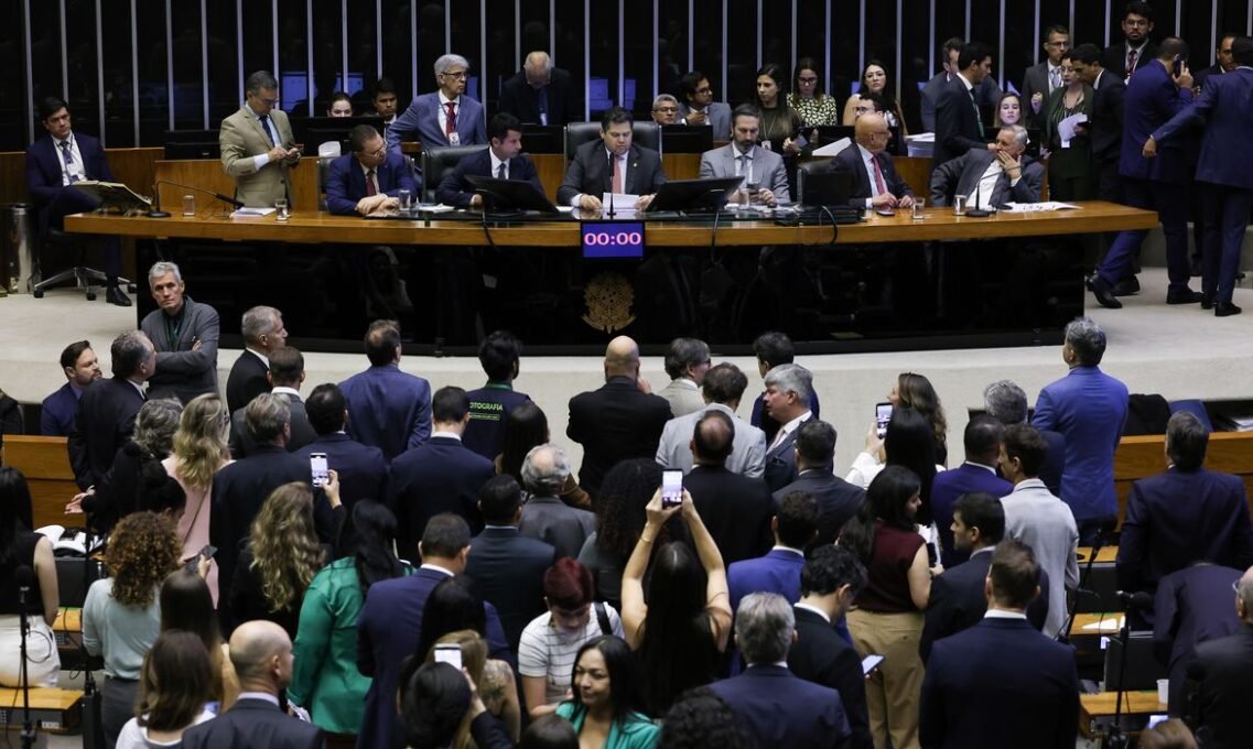 Senado marca votação da PEC fim da 6x1 para quarta-feira 2 Senado marca votação da PEC fim da 6×1 para quarta-feira - Imagem do artigo original