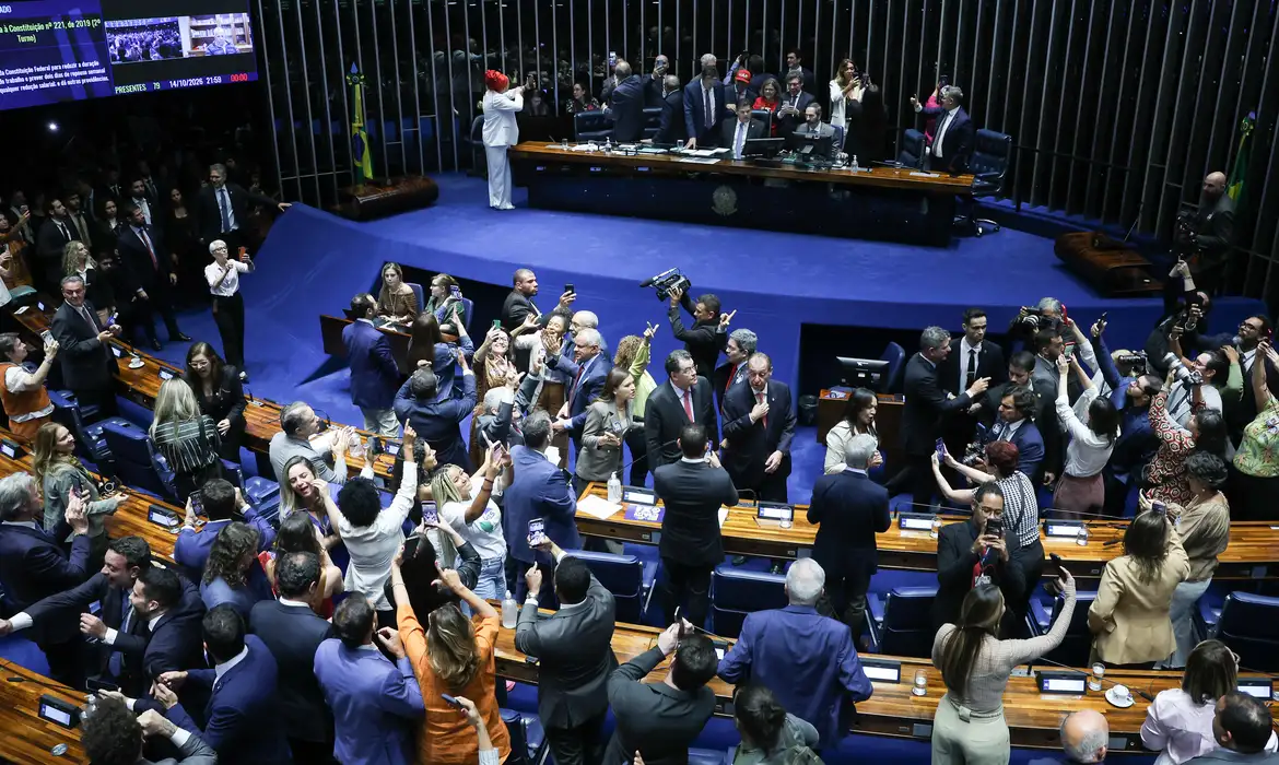 Imprensa Internacional Vê Vitória de Lula com Fim da Escala 6x1 2 Imprensa Internacional Vê Vitória de Lula com Fim da Escala 6×1 - Imagem do artigo original