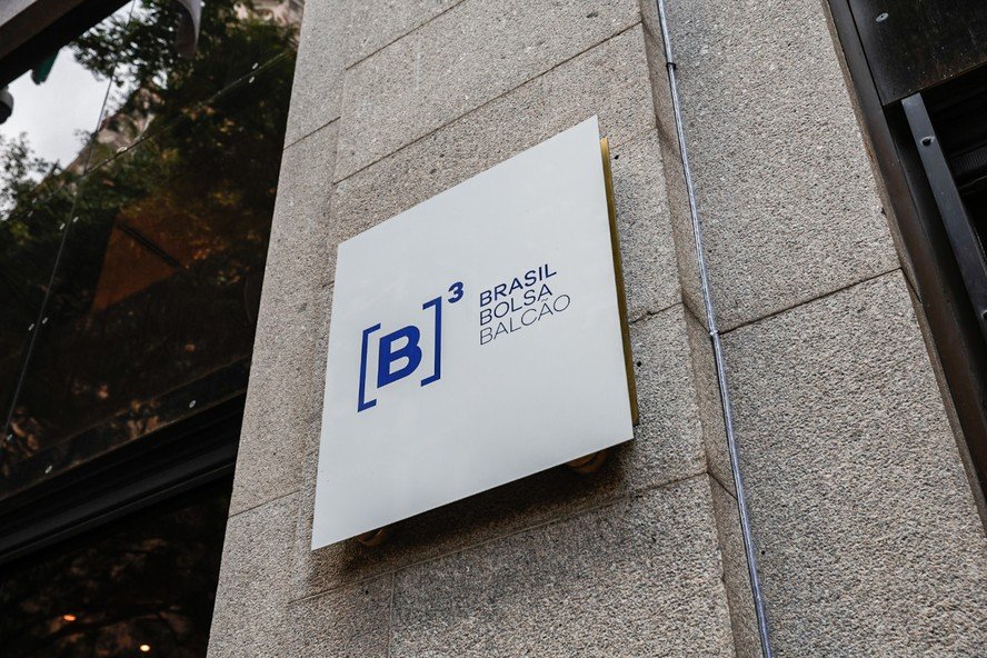 Ibovespa avança: Petrobras dispara e eleição influencia alta - Imagem do artigo original