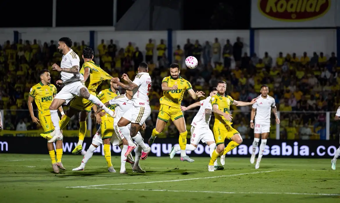 Mirassol Vence Internacional e Complica Situação no Brasileirão - Imagem do artigo original