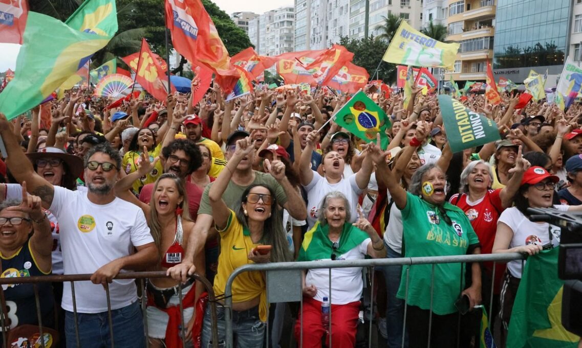Atos Pró-Democracia e Lula Reúnem Milhares no Rio e Brasília - Imagem do artigo original