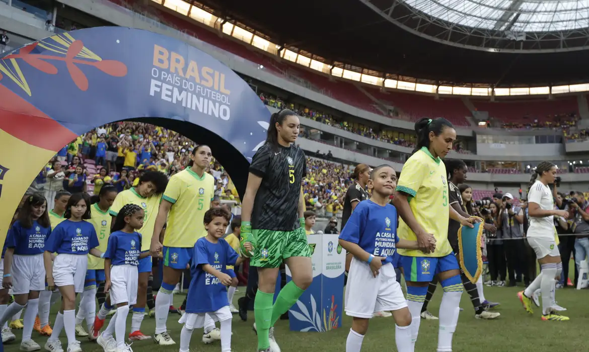 Lula e Flávio Bolsonaro: Propostas para o Esporte Comparadas - Imagem do artigo original